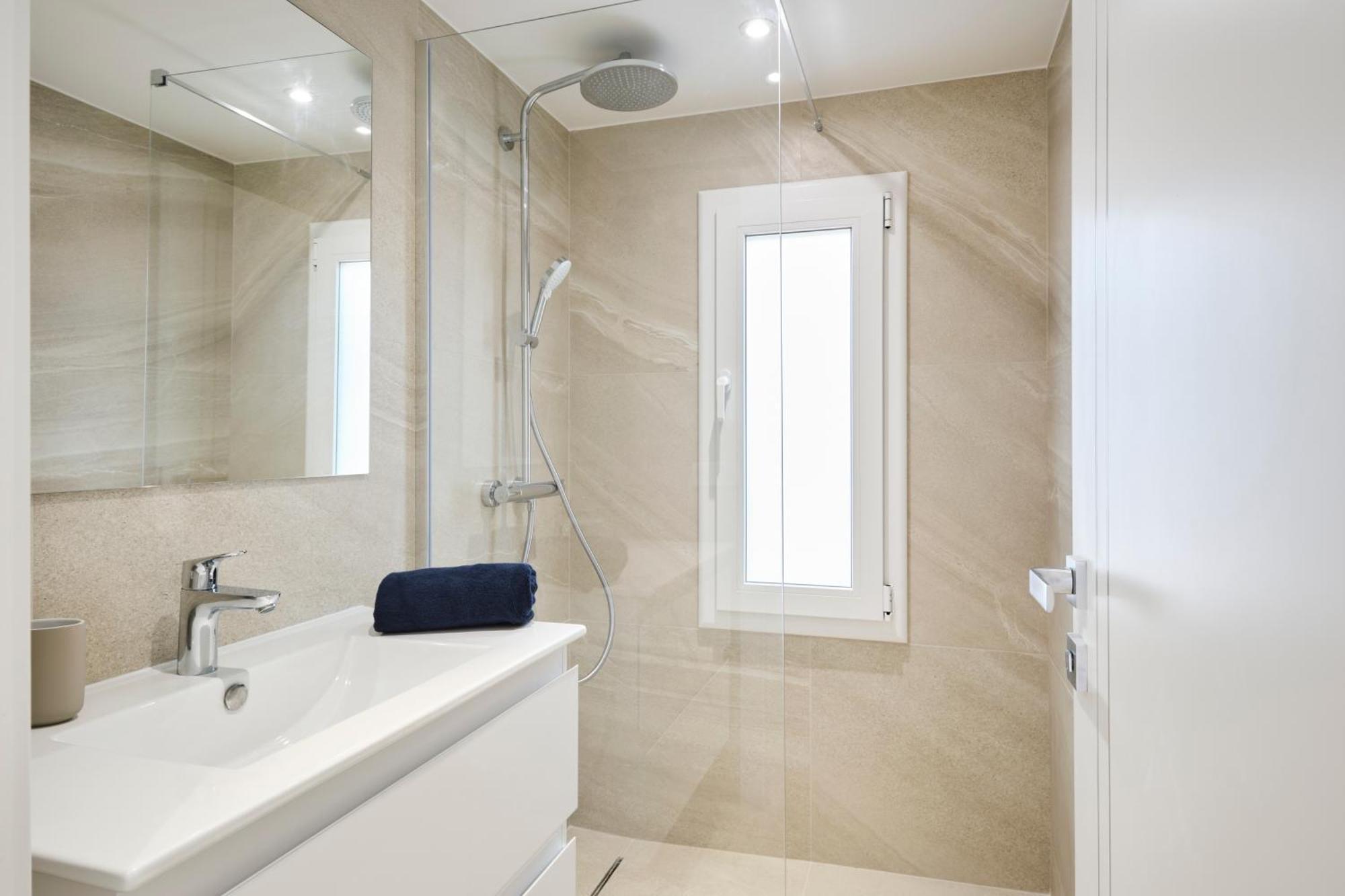 Villa Des Pergolas Au Pied Du Tram ,a 5 Min Des Plages , 15 Min Du Centre , Jacuzzi Nizza